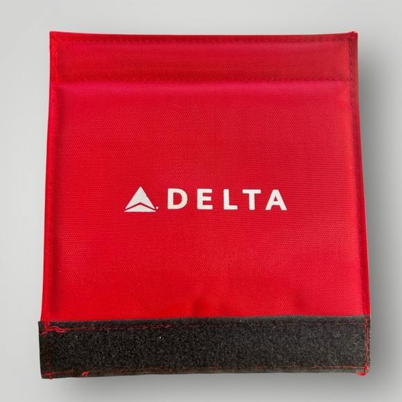 DELTA Luggage Spotters Wraps Around Luggage Handle Cushioned Comfort Red New - Picture 3 of 5
